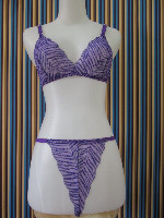Lingerie-bikini(H)
warna:Sesuai Foto
ukuran:Alls ...